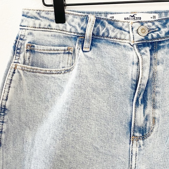 NEW Hollister Vintage Stretch CURVY ULTRA HIGH-RISE MOM JEANS Light Destroyed - Picture 9 of 11